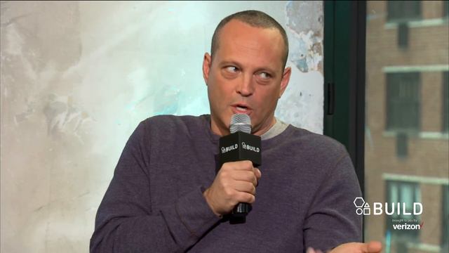 Mel Gibson And Vince Vaughn Tell A Funny Halloween Story | BUILD Series смотреть онлайн