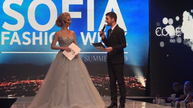 Теодор Тодоров - Тео и Боряна Баташова - водещи на финал на Sofia Fashion Week SS 2019 смотреть онлайн