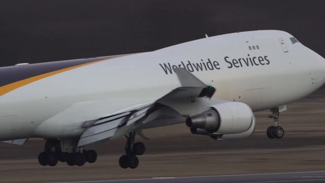 BOEING 747 close up LANDING + FIRST BOEING 737-800 FREIGHTER for Prime Air (4K) смотреть онлайн
