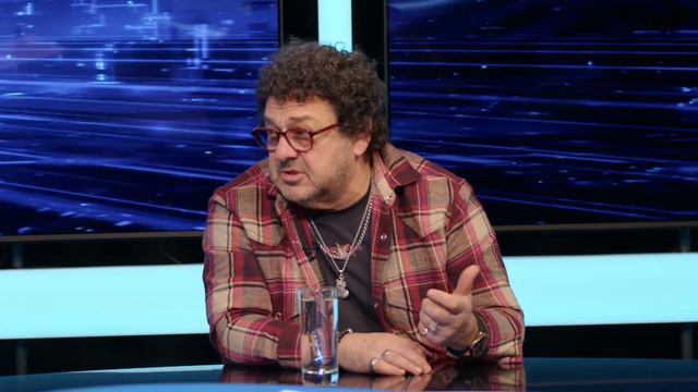Игорь Саруханов: О "реанимации" старых песен и как правильно воспитывать детей/ЛомовкаLive 45 выпус смотреть онлайн