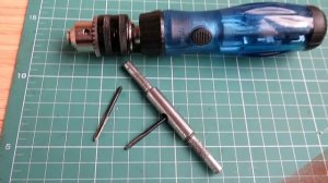 НЕстандартные решения: магнитный фиксатор для пластикового окна