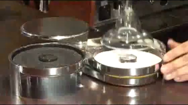 Как приготовить коктейль «Голубая Маргарита» смотреть онлайн