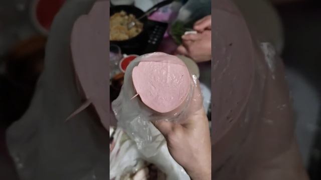 Колбаса с магазина Светофор. Докторская по ГОСТу. Отрава. Не покупайте, это ужас. смотреть онлайн