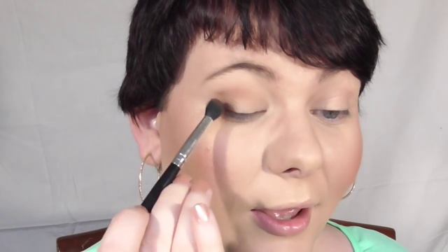 EVERYDAY MAKEUP TUTORIAL FOR GLASSES || Beginner Friendly! смотреть онлайн