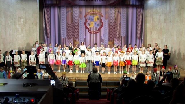 "Дружат дети всей земли"
муз. Львова-Компанейца, сл. Викторова смотреть онлайн