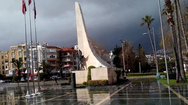 Караван верблюдов в центре Аланьи. Турция. смотреть онлайн