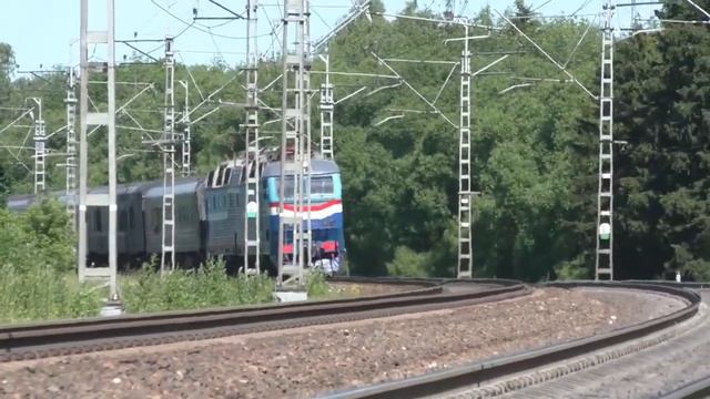 Ильич в 2020 г! Электровоз ЧС7 041 с пассажирским поездом Архангельск Москва 22 июня 2020 г. смотреть онлайн