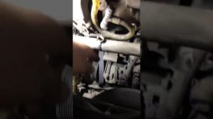Как снять генератор Reno Megane 3 k9k
