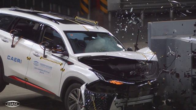 2020 Changan CS75 Plus C-IASI Crashworthiness Tests（2020款长安CS75 Plus中保研碰撞测试） смотреть онлайн