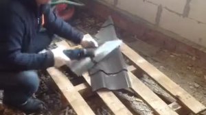 Чем резать металлочерепицу