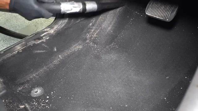 Super Cleaning a NEGLECTED Ford Focus! смотреть онлайн