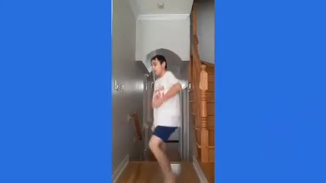 DOING THE HYPE DANCE IN ROBLOX AND IN REAL LIFE смотреть онлайн