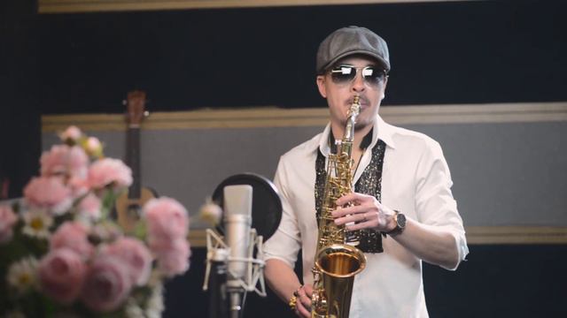 Cinema Paradiso - Saxophonist Ta Trung Duc смотреть онлайн