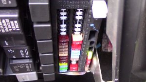 Блок предохранителей Лады Гранты. Монтажный блок.