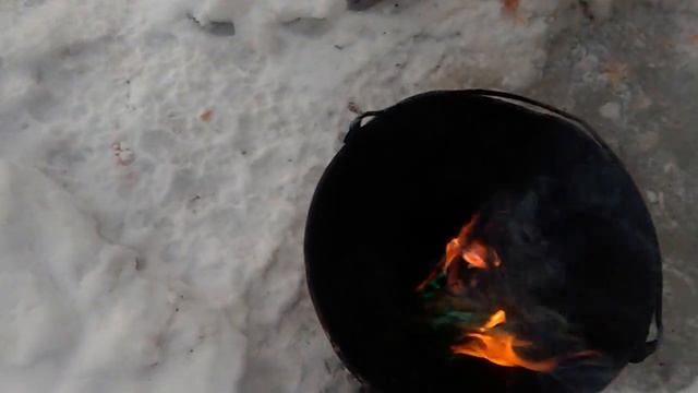 Красивое разноцветное пламя; Горение резины с проводов смотреть онлайн