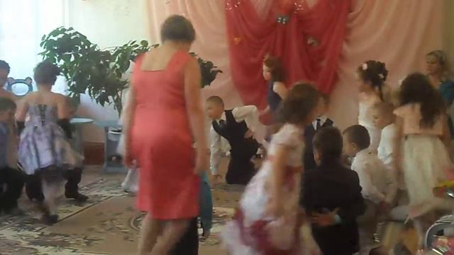выпускной в детском саду №11 г.кольчугино(часть 1) смотреть онлайн