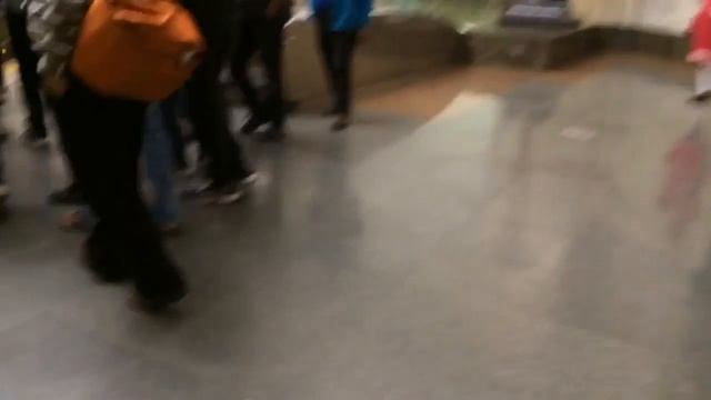 ПРОХОД ЧЕРЕЗ ТУРНИКЕТ В МЕТРО С ПОМОЩЬЮ ИГРАЛЬНОЙ КАРТЫ! ШОК! смотреть онлайн