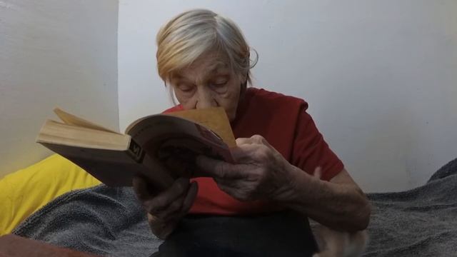 Бабушка читает сказку: "Лиса-исповедница" смотреть онлайн