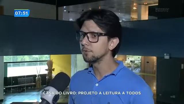 Casa do Livro: projeto leva a leitura para diversos locais públicos de Maringá смотреть онлайн