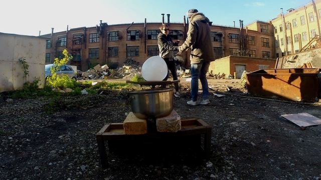 Кидаем Лёд в Горячее Масло смотреть онлайн