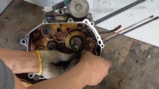 NAAKSIDENTE NA KABIKER INAYOS NATIN ANG WASAK NA MOTOR NYA, DISASSEMBLY PART 1 смотреть онлайн