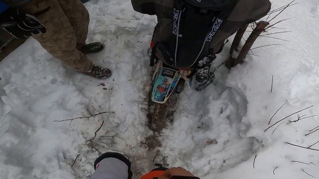 Покатушка по Глубокому Снегу - Я Еду на Бсе / Покатушки на питбайке Бсе 125 и Кайо 190 смотреть онлайн