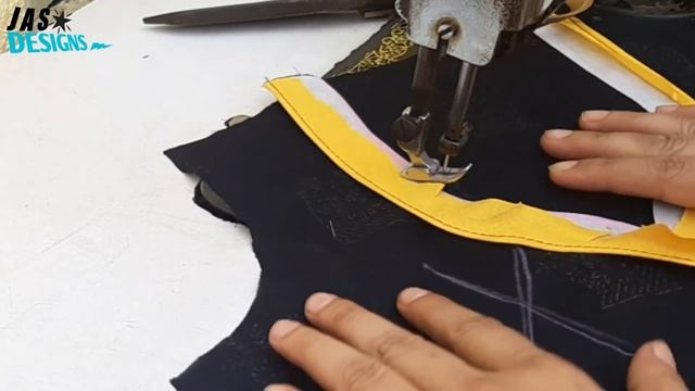 गले मे double पाइपिंग लगाने का है ये तरीका। / neck me double piping lagane sikhe смотреть онлайн