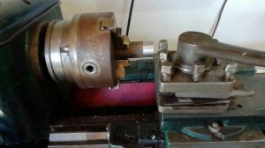 Первая токарная стружка. Учусь работать на токарном станке.