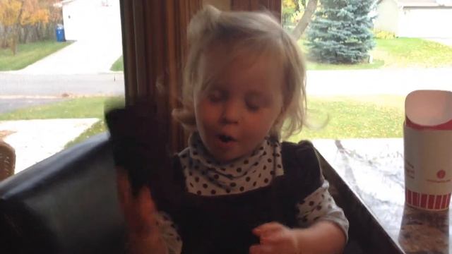 Talking on the shoe phone смотреть онлайн