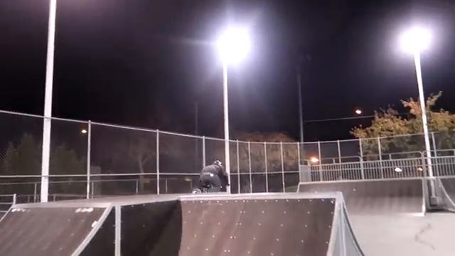 BUYING AN $80 WALMART BMX BIKE! смотреть онлайн