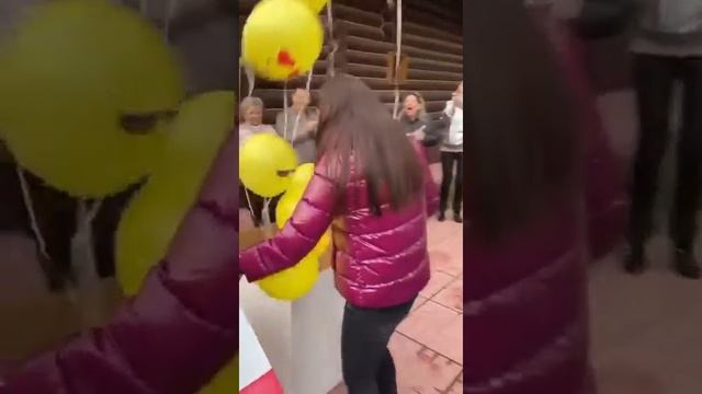Коробка сюрприз с воздушными шарами на день рождения | Шарикофф смотреть онлайн