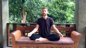 Как научиться правильно медитировать? МЕДИТАЦИЯ С НУЛЯ для начинающих в домашних условиях