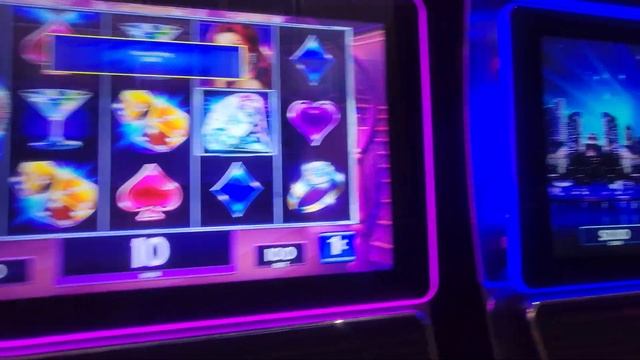 Saturdays Slots. Valentine's Day edition. смотреть онлайн