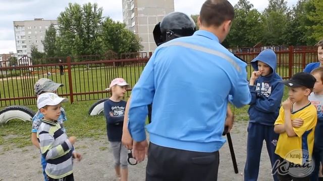 Сотрудники Департамента охраны МВД РБ в гостях у школьного лагеря в Молодечно. 12.06.14 смотреть онлайн