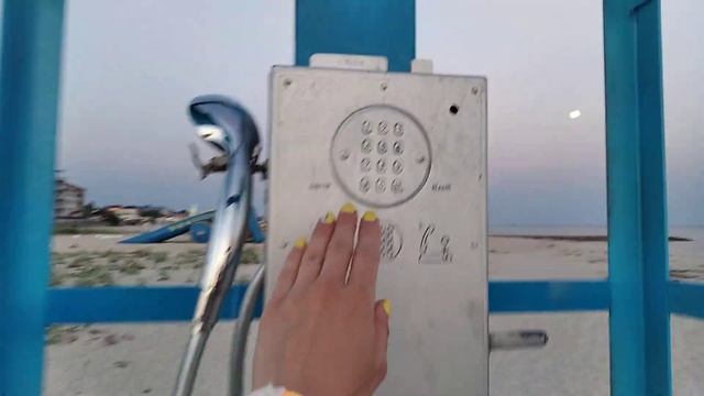 Телефон автомат (таксофон) на морі
