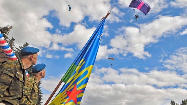 Праздник «День ВДВ» или «День воздушно-десантных войск» в 2021 году отмечается 2 августа смотреть онлайн