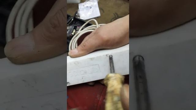 Как выкрутить шуруп tri-groove или Tampruf смотреть онлайн