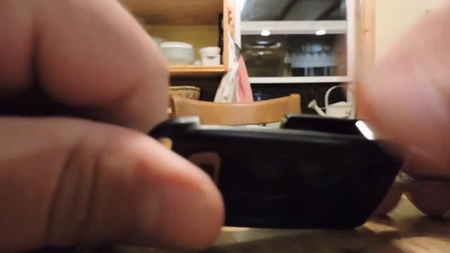 Changing Batteries in a 1999 Mercedes ML320 Key Fob смотреть онлайн