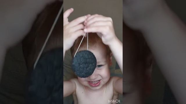 Ярослав в 2,5 года уже рекомендует использовать спонж конняку с углём для умывания ☝️ смотреть онлайн