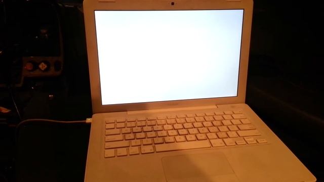 Old 13 Inch Macbook With SSD Drive