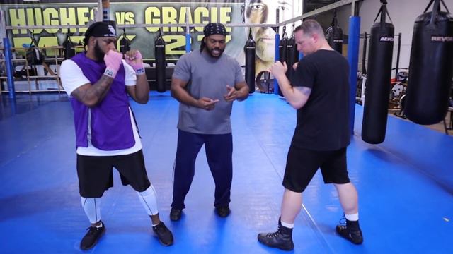 BOXING SECRET | How Moving To Your Right Can Win You Fights смотреть онлайн