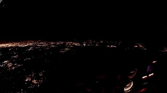 Flight into New York Kennedy JFK airport on Piper Cherokee at night from cockpit with ATC radio смотреть онлайн