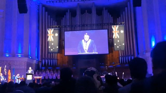 Australian citizenship ceremony : What to wear / Brisbane City Hall / BRISBANE, AUSTRALIA смотреть онлайн