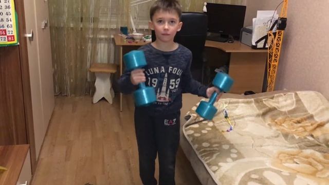 Мне купили гантели ! смотреть онлайн