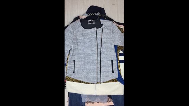 Одежда оптом. Женская одежда MAISON SCOTCH. Цена 31,98 евро/кг. Вес 19 кг. смотреть онлайн