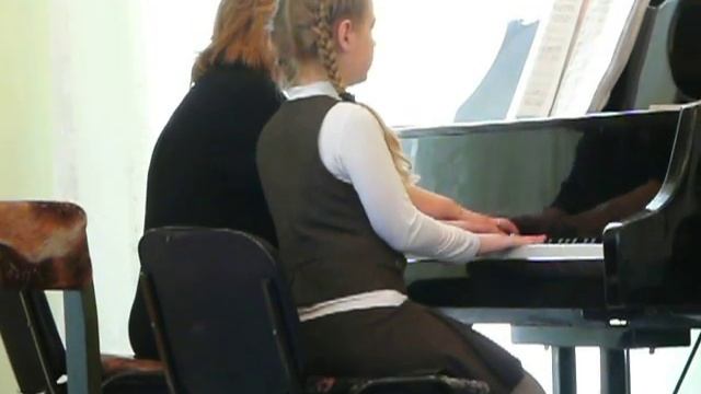 Лиза, Светлана Владимировна и Карлсон в четыре руки смотреть онлайн