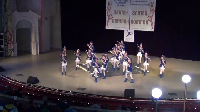 Марш-парад Полька фестиваль Golden Pompon 2012.MTS смотреть онлайн