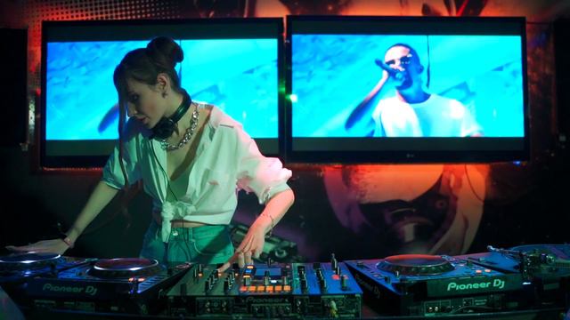 DJ Baturina - Techno Mix Part2 смотреть онлайн
