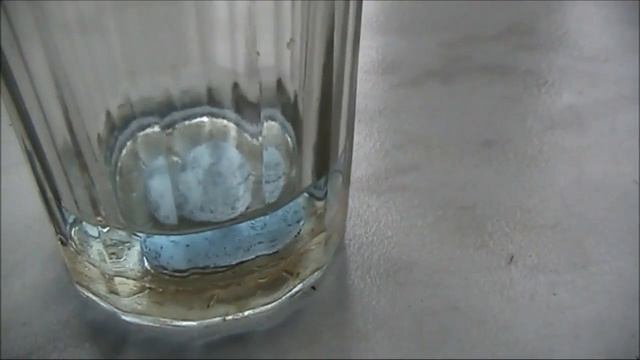 Чистка монет и находок раствором аммиака или нашатырным спиртом смотреть онлайн