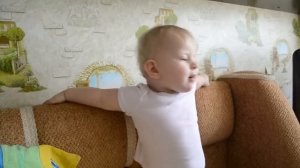 Ребенок (10, 11 месяцев) учится говорить ПЕРВЫЕ СЛОВА: МАМА (первое слово), ПАПА И ДРУГИЕ. ПОЗИТИВ!